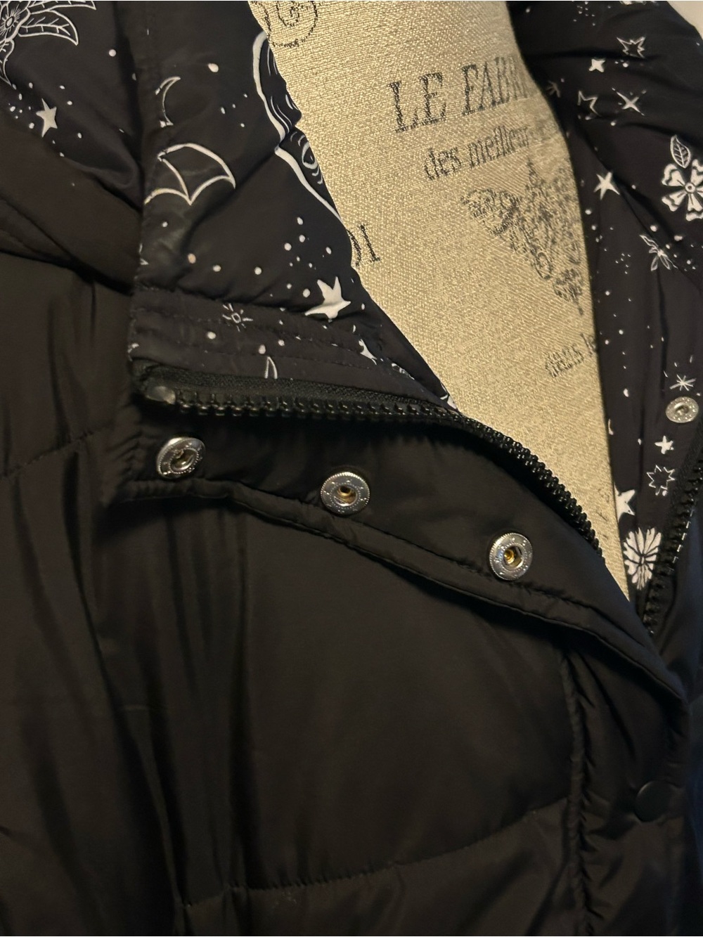 BlackMilk Women's Puffer Coat with Printed Lining - Picture 3 of 6